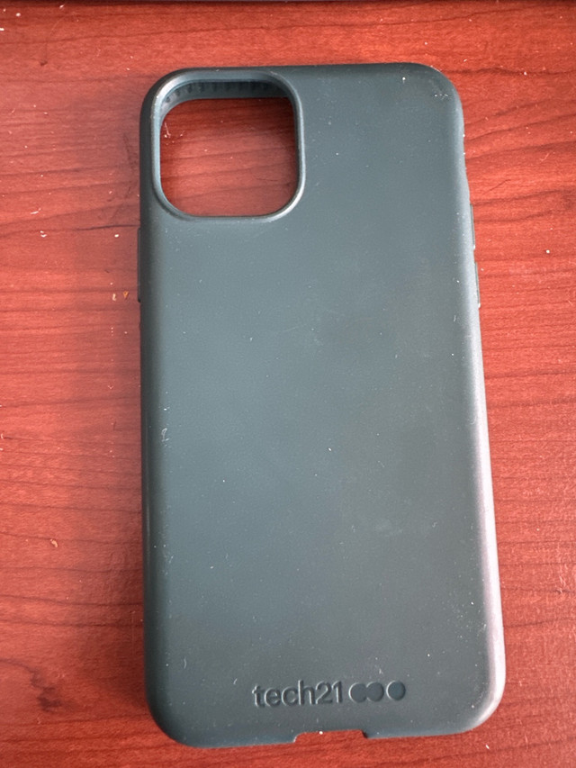 iPhone 11 Pro case   / iPhone 12 case otter box defender dans Accessoires pour cellulaires  à Ville de Montréal - Image 2