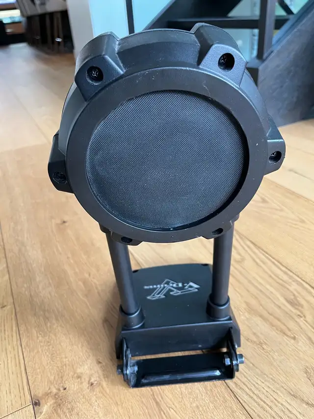 ROLAND KD-9 electronic kick drum in Drums & Percussion in City of Toronto - Image 5
