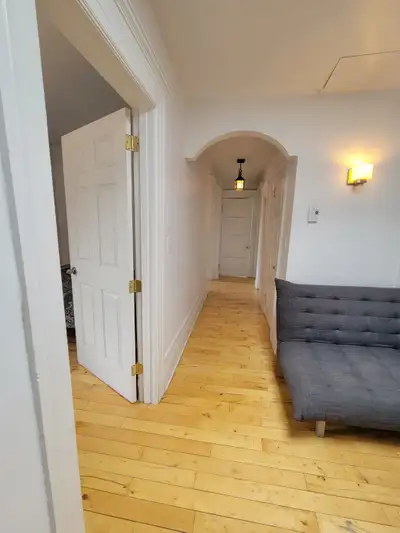 Apartment for Rent Downtown Montreal This property is located in the heart of downtown (McGill Ghett...