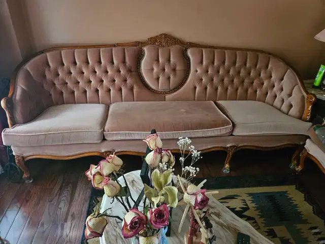 Antique 3 piece couch set in Couches & Futons in Mississauga / Peel Region - Image 2