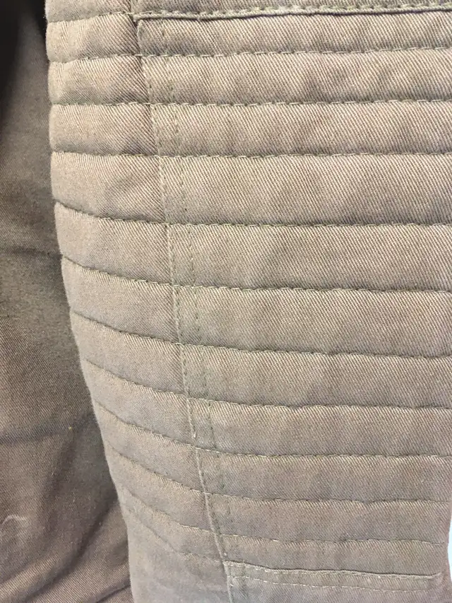 Men's Motorcycle Jacket in Motorcycle Parts & Accessories in Hamilton - Image 5