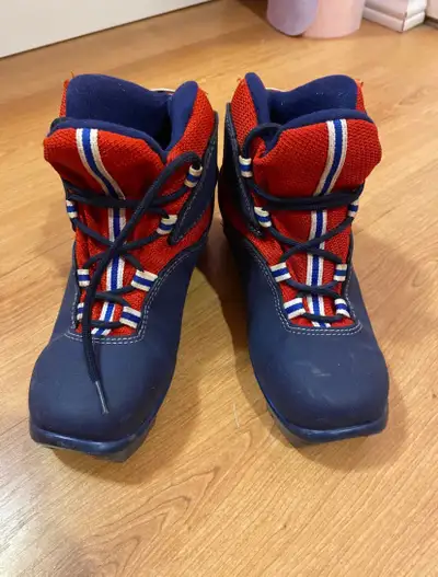NNN cross country boots (US 3.5), View more