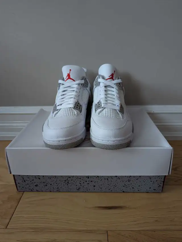 Jordan 4 White Oreo 2021 size 9.5 in Men's Shoes in Mississauga / Peel Region - Image 4