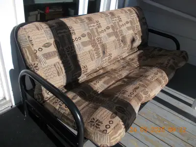 Futon en bonne condition, View more