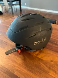 Child helmet Bolle - Medium (new) / casque enfant medium (neuf)
