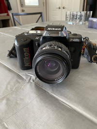 Nikon F-401s film camera 35-70mm zoom