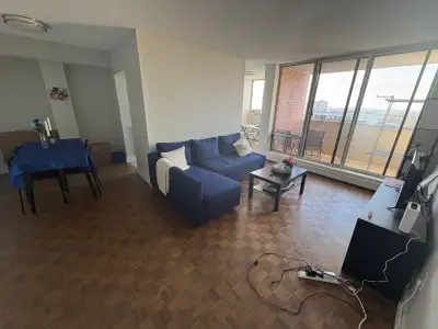 673 sqft, right next to Sheridan College (Trafalgar campus), Penthouse, 1 bedroom, price includes ut...