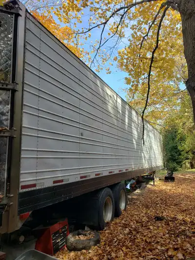 was a reffer trailler reefer gas been removed . tires are good aluminum rims. 3500 or best offer tex...