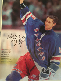 Wayne Gretzky Rare Autograph 1 week after Retirement 1999!