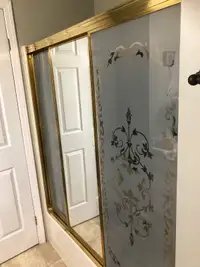 Retro Glass Bathtub Sliding Doors