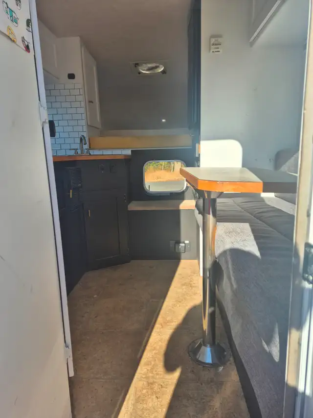 Westland 7.6 Truck Camper in Travel Trailers & Campers in Victoria - Image 6