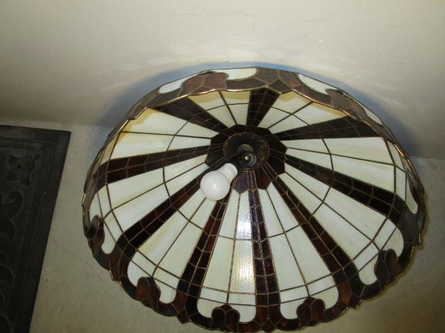 Handmade Tiffany Lamp - Lampe Tiffanie faite main in Indoor Lighting & Fans in Gatineau - Image 3