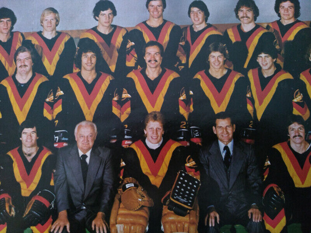 Vintage 1979-80 Vancouver Canucks - team photo in Arts & Collectibles in Victoria - Image 2