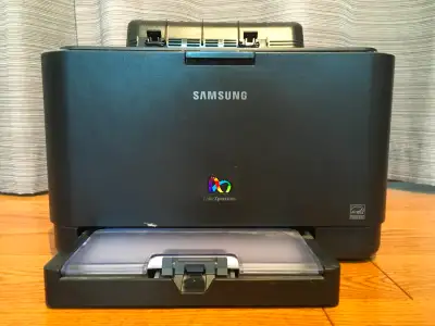 Printer turns on, but red light is showing, It can be used for parts or to repair. Please DM if inte...