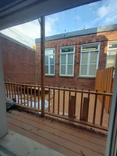 Bright and Spacious 5 1/2 on Wellington by Verdun Beach