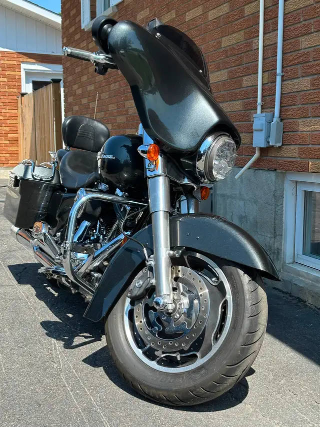 2008 H-D street glide motorcycle and Bushtec trailer For Sale in Sport Touring in Sudbury - Image 3