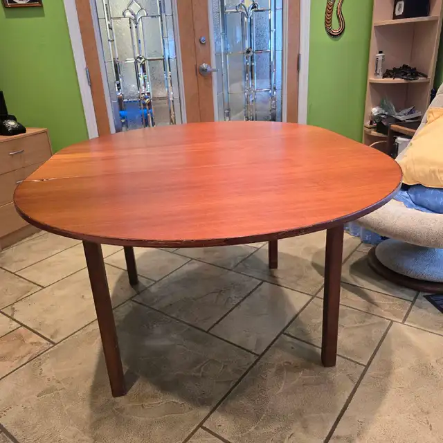 Teak Table in Dining Tables & Sets in Oshawa / Durham Region - Image 3