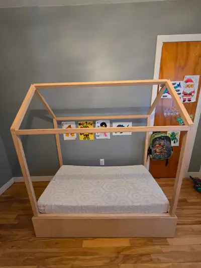 Lit maison, View more