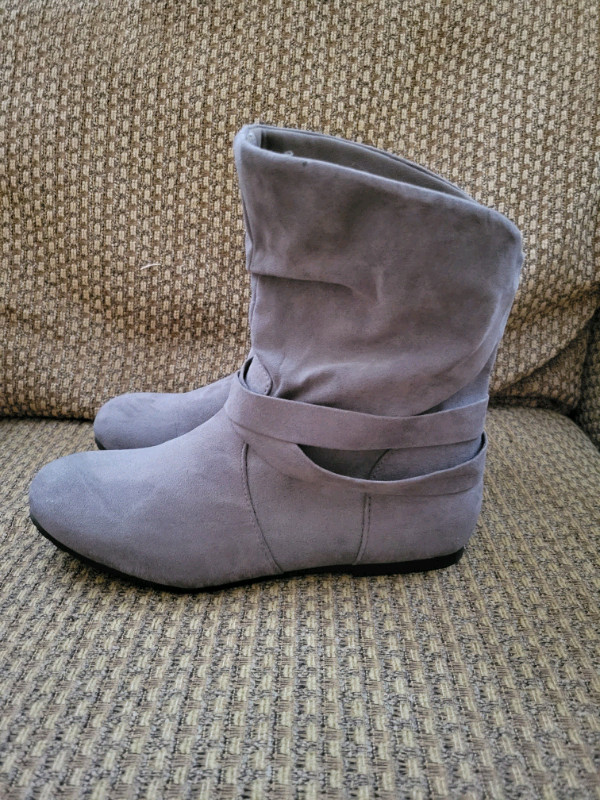 New boots dans Femmes - Chaussures  à Région d’Oshawa/Durham