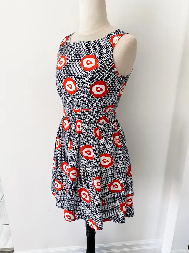 Floral Summer Dress in Women's - Dresses & Skirts in Kitchener / Waterloo - Image 4