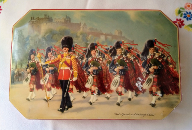Vintage Tin, Gray and Dunn, 'Scots Guard at Edinburgh Castle ' in Arts & Collectibles in Oakville / Halton Region