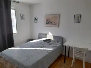 Belle grande chambre a louer , CLIMATISER..SEM.OU MOIS..