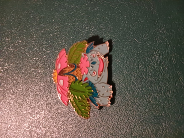 Pokemon Mega Venusaur EX + Official Pin in Toys & Games in City of Halifax - Image 3