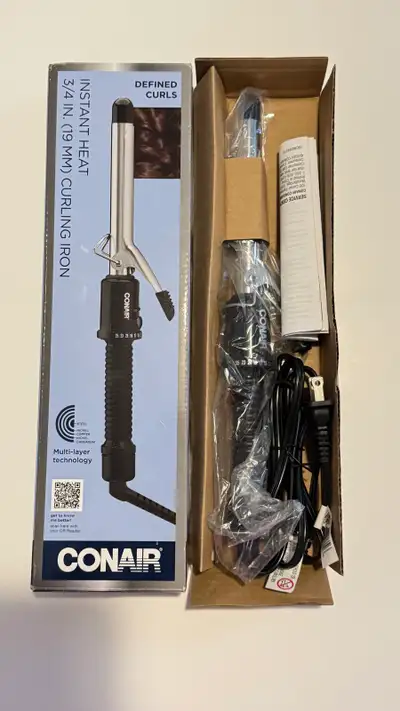 Brand new - open box Create defined curls with this Conair 3/4 inch curling iron, featuring instant...