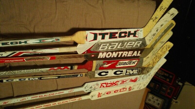 Leafs Game Used Hockey Sticks  +  Puck +pins in Arts & Collectibles in City of Toronto - Image 3