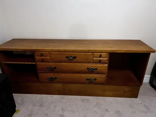 wooden dresser in Dressers & Wardrobes in City of Toronto - Image 5