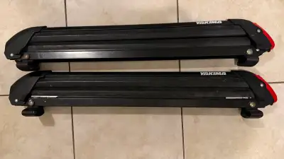 Yakima rooftop support for skis or snowboard, View more