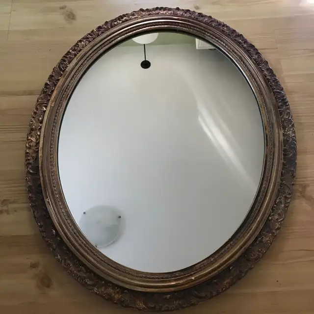 Large Vintage Oval Mirror Gold Tone Ornate Frame in Home Décor & Accents in Ottawa - Image 2