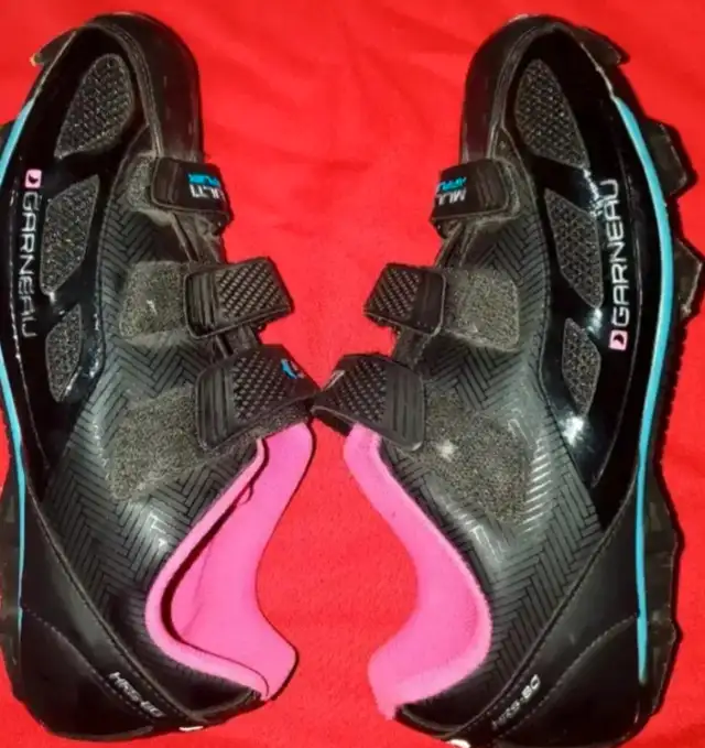 Souliers de vélo Louis Garneau in Cruiser, Commuter & Hybrid in City of Montréal - Image 2