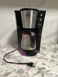 10 cup coffee machine with carafe that keeps coffee hot