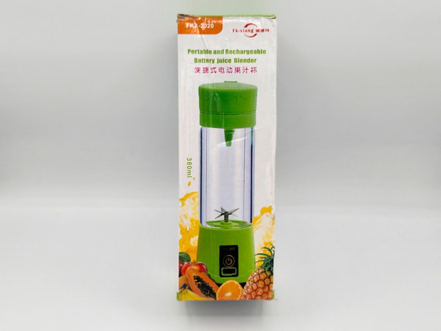 Portable and rechargeable battery juice blender 380ml green dans Robots culinaires et mélangeurs  à Ouest de l’Île