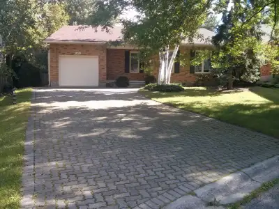 - Monthly rent includes all utilities - Basement bedroom $550 - Main floor bedroom $600 - Shared hou...