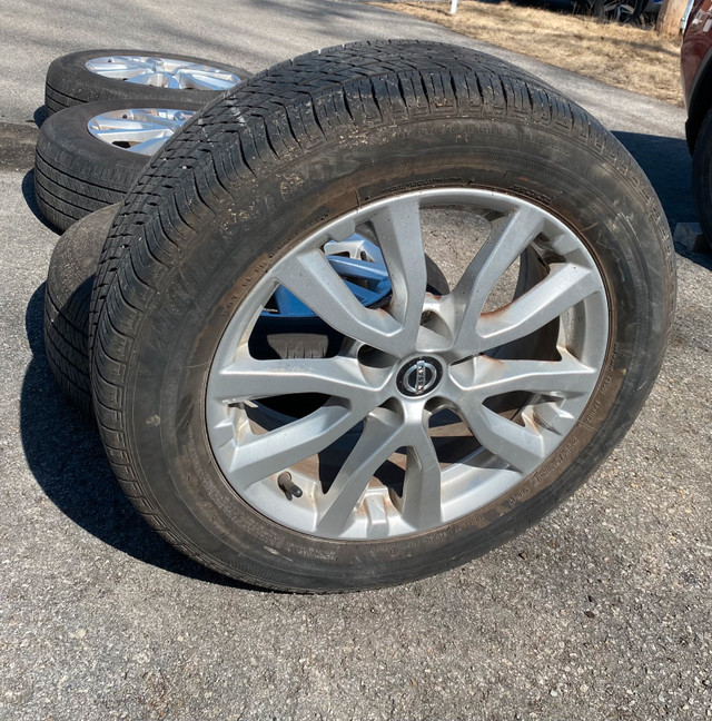 Nissan Qashqai ou Juke mags 17 inches avec pneus d’été 215/60R17 dans Pneus et jantes  à Ville de Montréal - Image 4