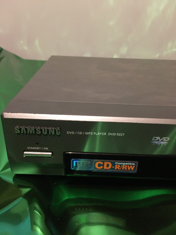 Samsung DVD S-221 in CDs, DVDs & Blu-ray in Moncton - Image 3