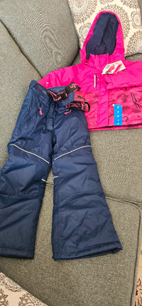 brand new snow pant and jacket size 7 girls