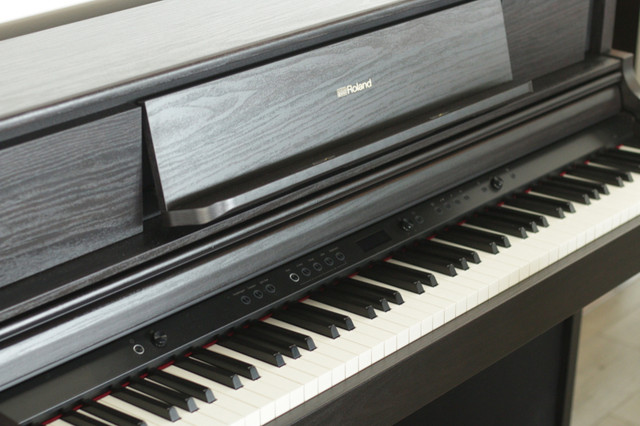 *CLEARANCE* Roland LX705 in Pianos & Keyboards in Edmonton - Image 4