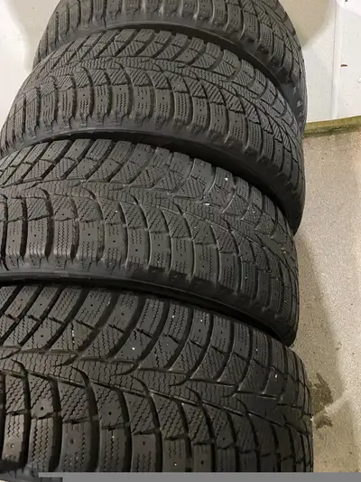 Set of 4 newer tires Hankook Laufenn I Fit Ice DOT manufacture date is 2923 or July 2023 no issues b...