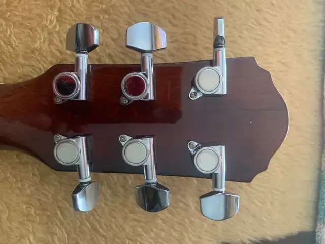 Oscar Schmidt Guitar in Guitars in Edmonton - Image 4