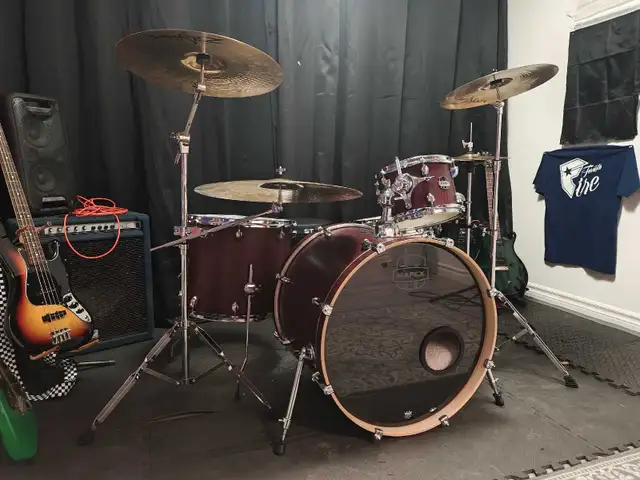 4 Piece Mapex Drumset with Zildjian Cymbals in Drums & Percussion in Barrie - Image 2