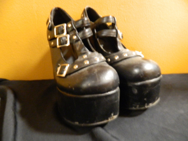 Souliers à talon haut Démonia : Grandeur : 9 dans Femmes - Chaussures  à Ville de Montréal