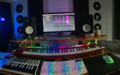 Red MIDI keyboard. Bought 250 new in 2017. No defects with keys or aesthetic damage. Selling because...