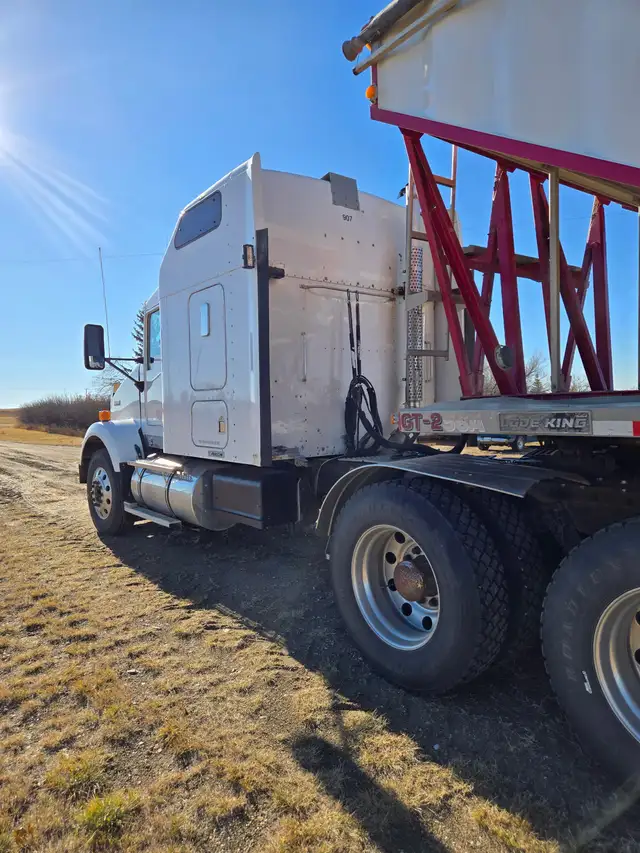 2006 Kenworth t800 C15 in Heavy Trucks in Saskatoon - Image 11