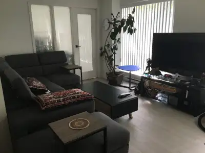 $980 A cozy furnished small room-female-July 15-bills included