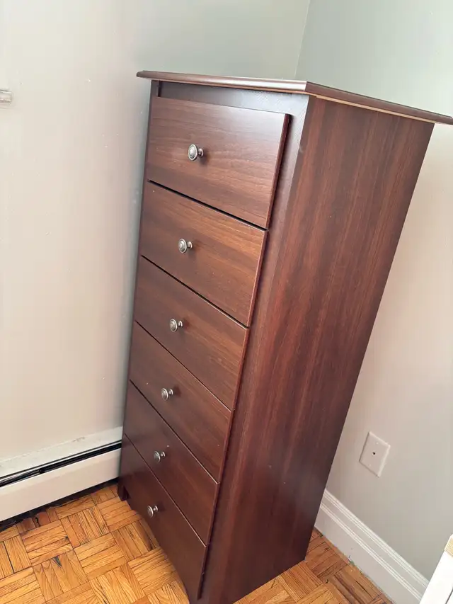 Tall dresser in Dressers & Wardrobes in Kitchener / Waterloo - Image 6