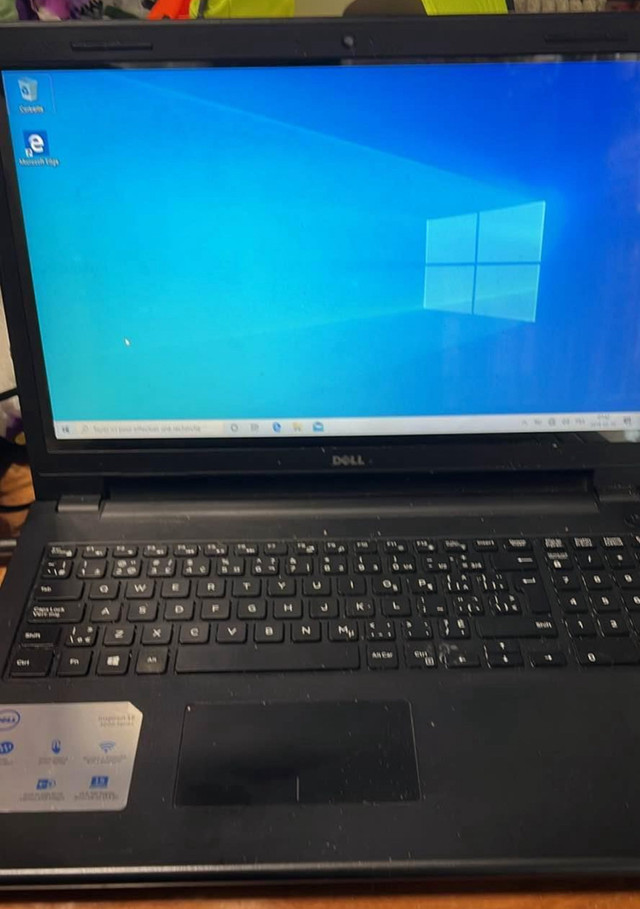 Portable Dell Inspiron 15 + Windows 10 22H2 dans Portables  à Saguenay