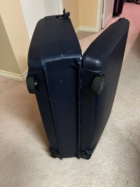  Travelling luggage 